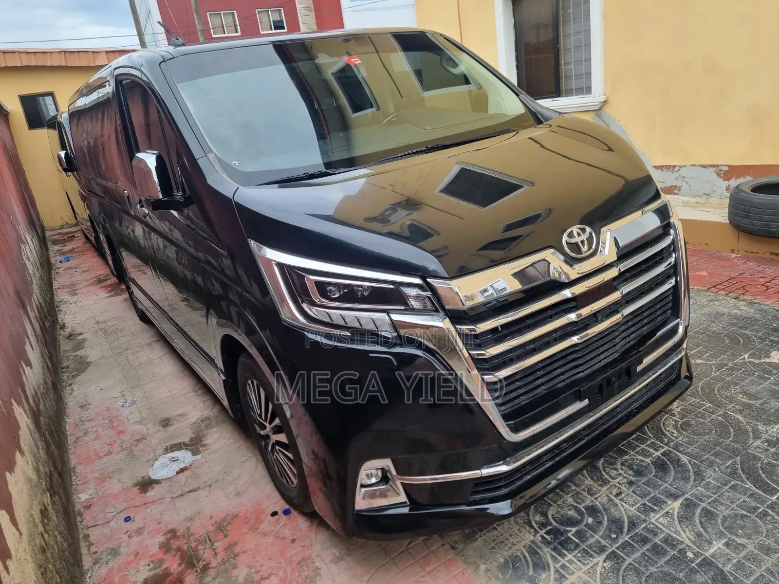 Toyota Granvia 2023 Black