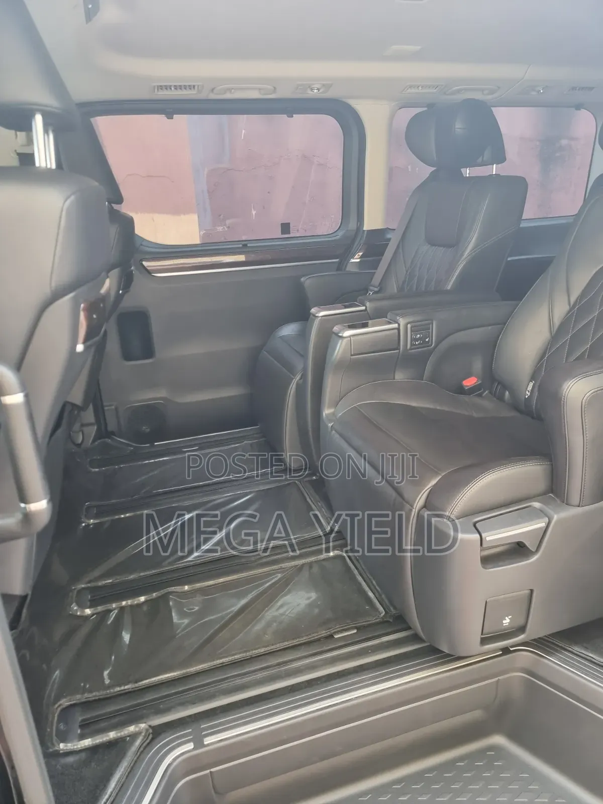Toyota Granvia 2023 Black