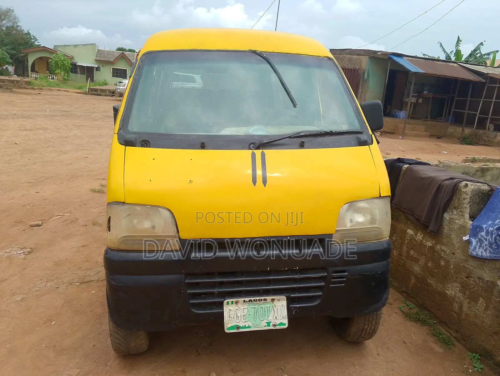 Suzuki Every 2000 Yellow