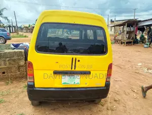 Suzuki Every 2000 Yellow