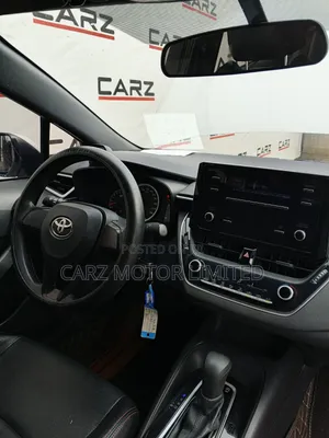 Toyota Corolla SE (1.8L 4cyl 2A) 2019 White