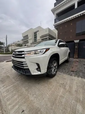 Toyota Highlander XLE 4dr SUV (3.5L 6cyl 6A) 2015 White