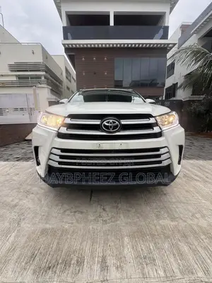 Toyota Highlander XLE 4dr SUV (3.5L 6cyl 6A) 2015 White