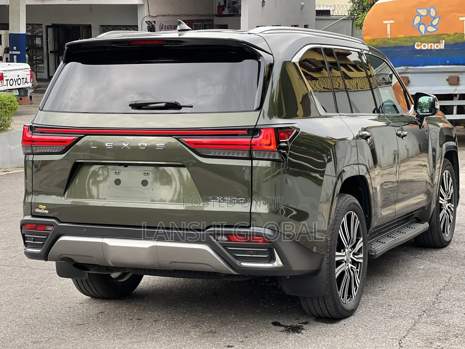 Lexus LX 600 2022 Green