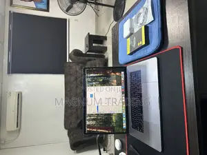 Laptop Apple MacBook Pro 2018 16GB Intel Core i7 SSD 256GB