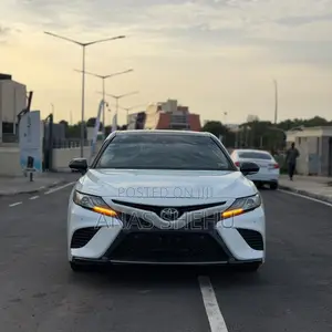 Toyota Camry XSE V6 FWD (3.5L 6cyl 8AM) 2018 White