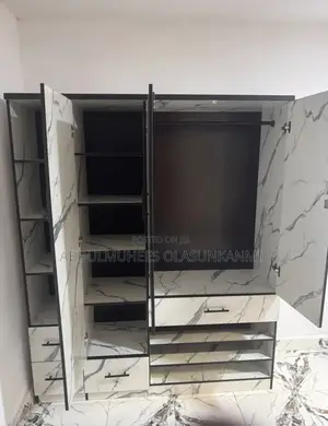 Luxury Marble Color Wadrobe