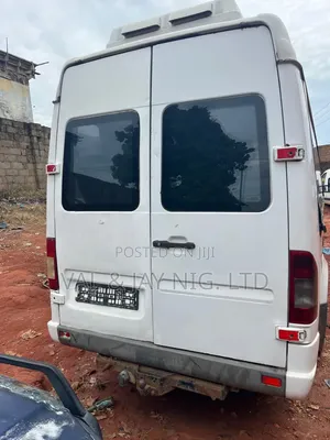 Mercedes-Benz Sprinter 2000 White