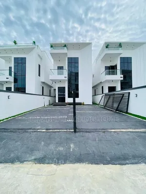 5bdrm Duplex in Chevron for rent