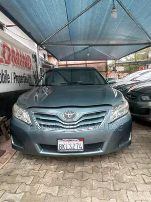 Toyota Camry LE 4dr Sedan (2.5L 4cyl 6A) 2011 Green