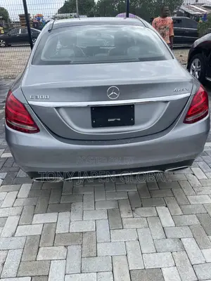 Mercedes-Benz C300 2015