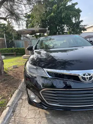 Toyota Avalon XLE Premium Sedan FWD (3.5L 6cyl 6A) 2013 Black
