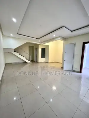 4bdrm Townhouse / Terrace in Ologolo for rent