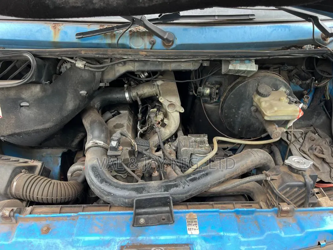 Mercedes-Benz Sprinter 2000 Blue