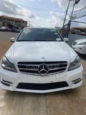 Mercedes-Benz C300 Luxury 4Matic Sedan AWD (3.0L 6cyl 7A) 2012 White