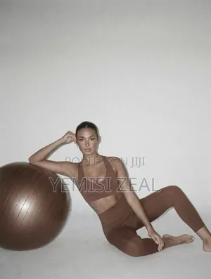 Quality Gym/Yoga Fitness Ball for Pregnant Women, Home, Pilate, E.T.C.