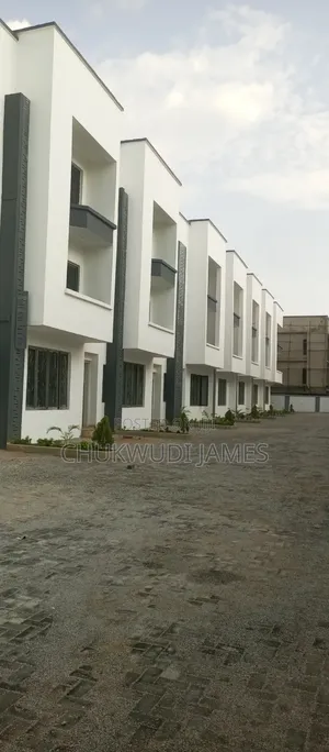 4bdrm Duplex in Jahi Property for sale