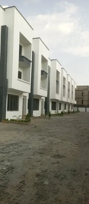 4bdrm Duplex in Jahi Property for sale