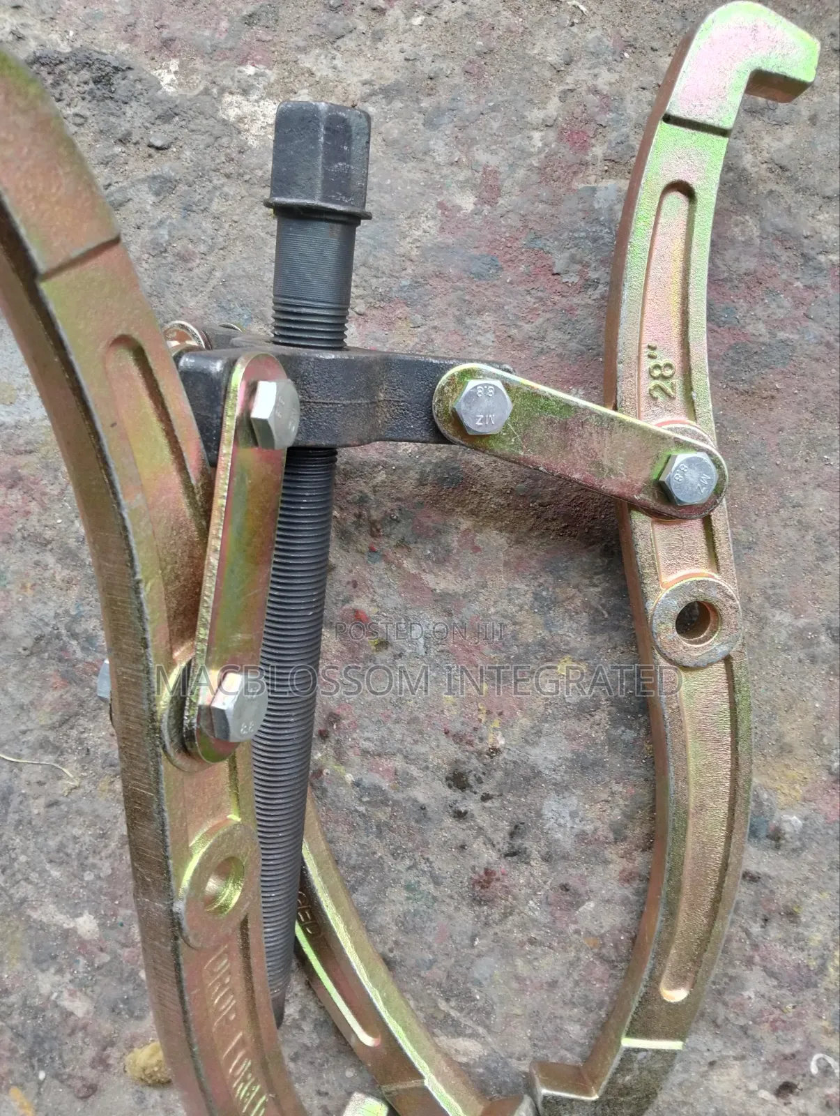 3 Way Gear Puller 28"