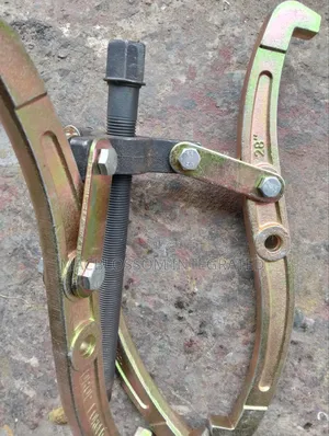 3 Way Gear Puller 28"