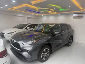 Toyota Highlander XLE AWD 2020 Gray