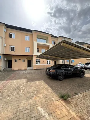 4bdrm Townhouse / Terrace in Around Ebano, Gaduwa for rent