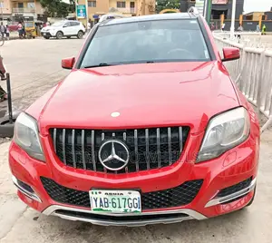 Mercedes-Benz GLK-Class 350 4MATIC 2010 Red