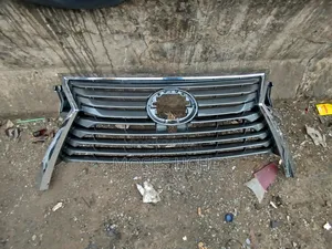 Rx 018 Front Grille Camera Hole