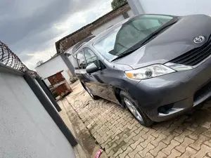 Toyota Sienna XLE 7 Passenger 2011 Gray