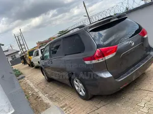Toyota Sienna Limited 7 Passenger 2011 Gray