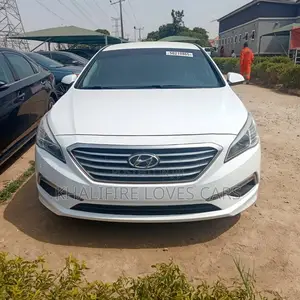 Hyundai Sonata Base Sedan FWD (2.4L 4cyl 6A) 2016 White