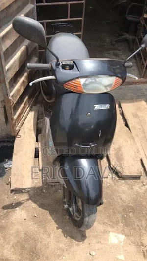 Suzuki Bike 2014 Red