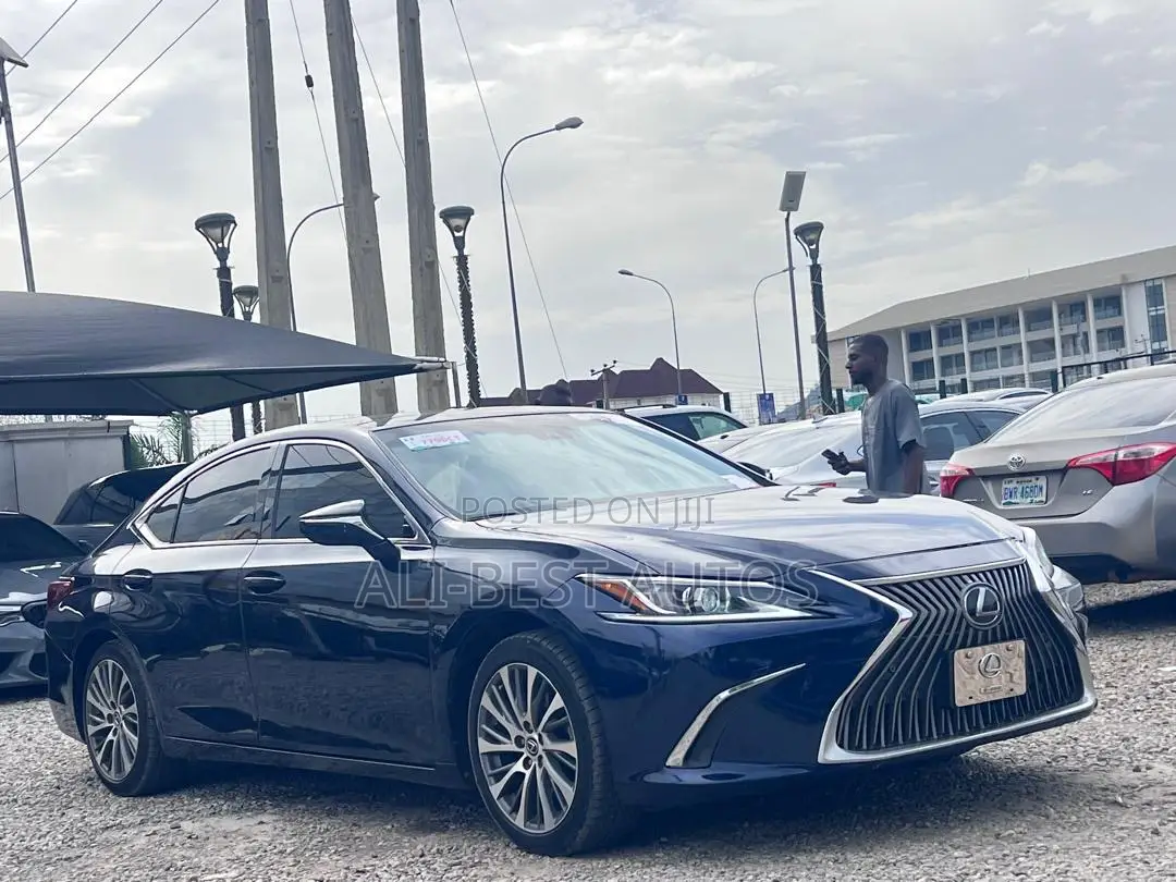 Lexus ES 2020 Blue