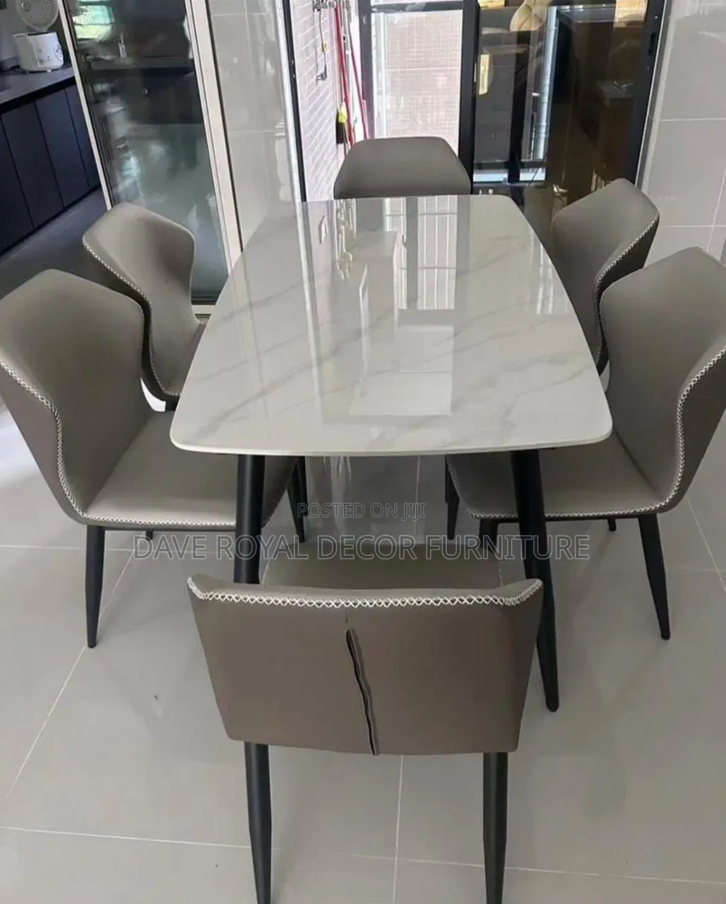 Quality Marble Dining Table by 6 Seaters