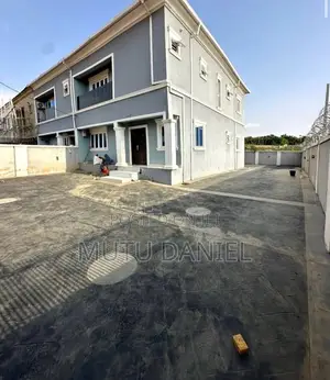 4bdrm Duplex in Life Camp for rent