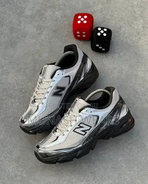 New Balance Sneakers Black Sole 40-46
