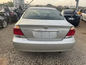 Toyota Camry LE 4dr Sedan (2.4L 4cyl 5A) 2005 Silver