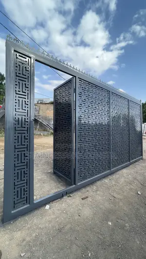 Lasercut Rolling Grey Gate