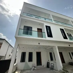 4bdrm Duplex in Orchid Road, Chevron for sale