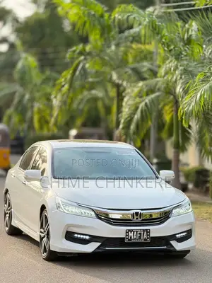 Honda Accord Touring V6 4dr Sedan FWD (3.5L 6cyl 6A) 2017 White