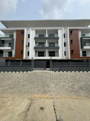 3bdrm Apartment in Lekki for sale