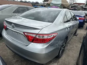 Toyota Camry XSE 4dr Sedan (3.5L 6cyl 6A) 2015 Silver