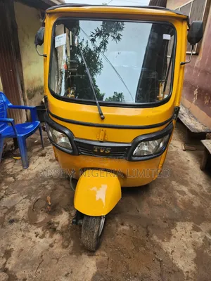 TVS King Deluxe Plus iTouch Start 2025 Yellow