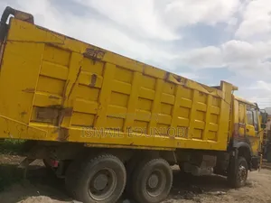 Land Trailer Trucks
