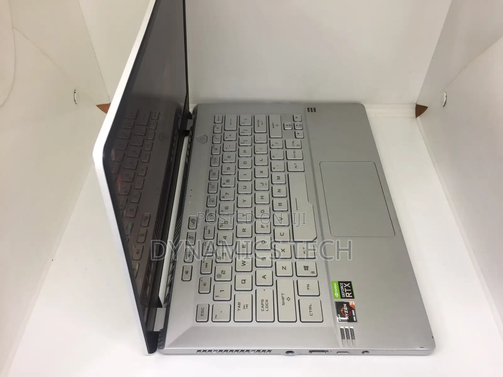 Laptop Asus ROG Zephyrus G14 16GB AMD Ryzen 9 SSD 1T