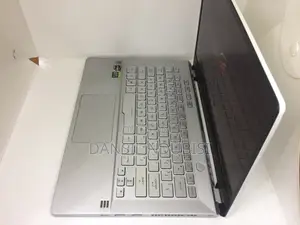 Laptop Asus ROG Zephyrus G14 16GB AMD Ryzen 9 SSD 1T