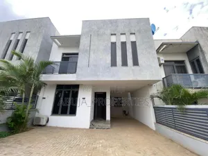 4bdrm Duplex in In A Serene And, Life Camp for rent