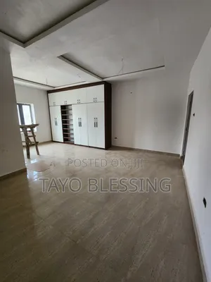 4bdrm Duplex in Zone B for rent