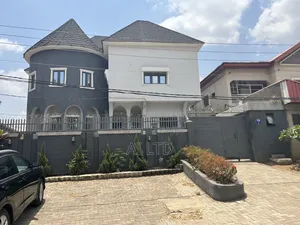 10bdrm Duplex in Garki 2 for rent