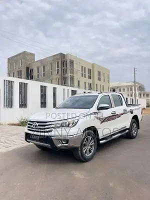 Toyota Hilux 2019 White